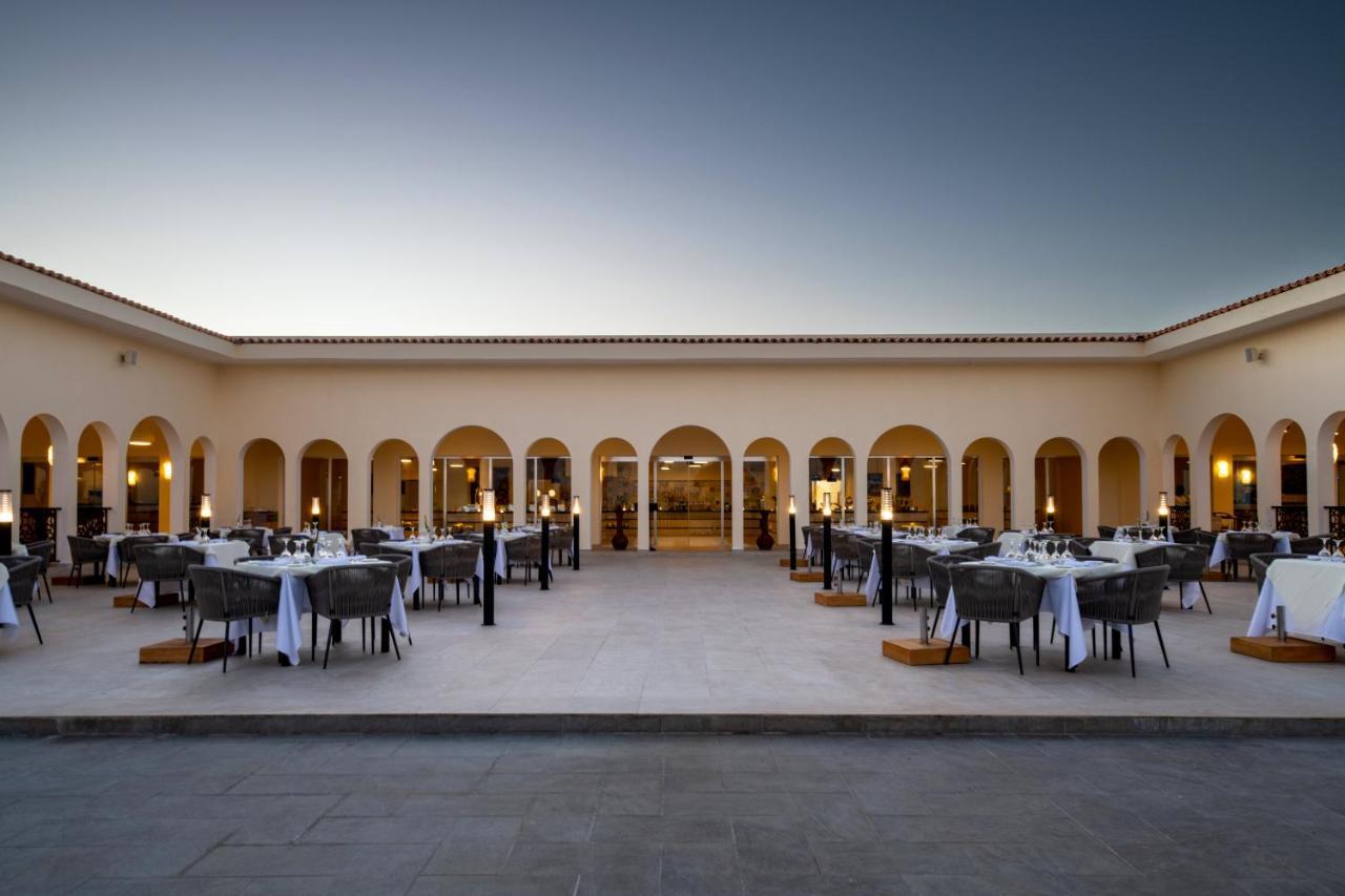 The Mora Zanzibar Matemwe (Zanzibar) Exterior foto The restaurant at the hotel